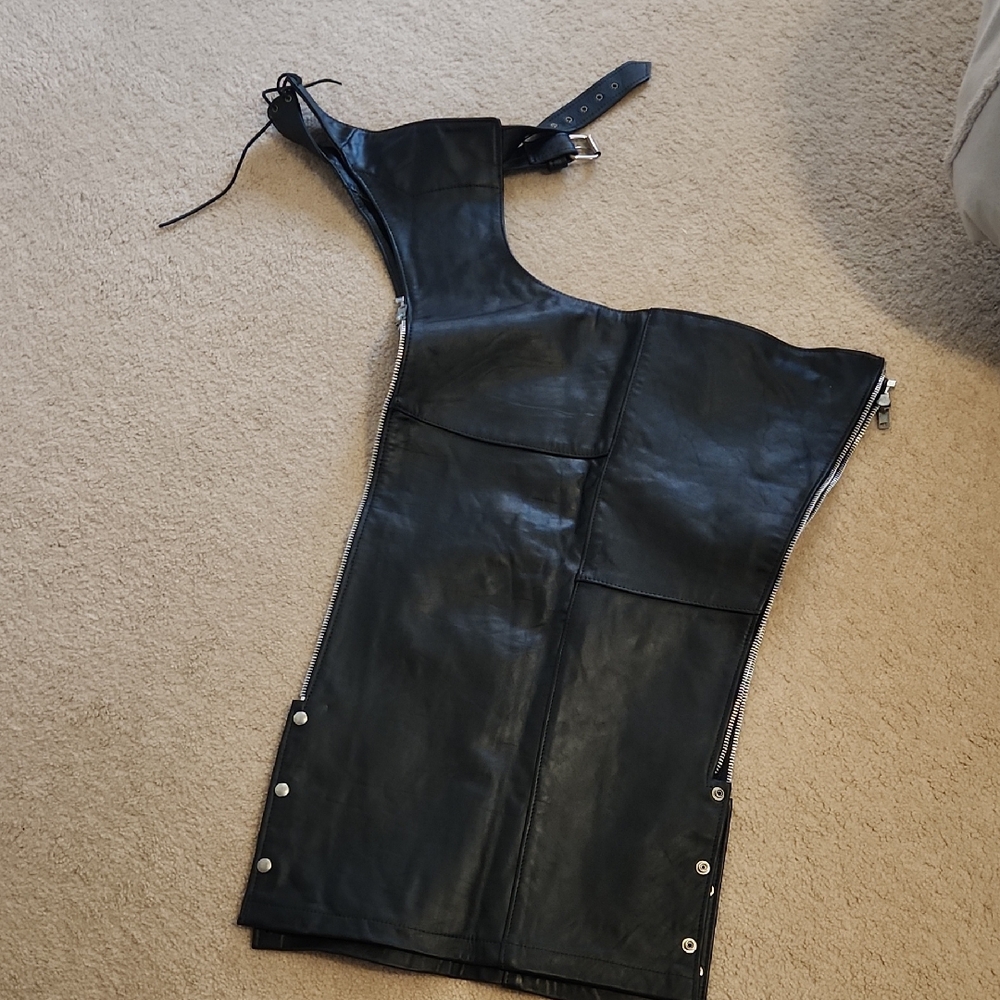 Universal Rider Small Chaps Leather